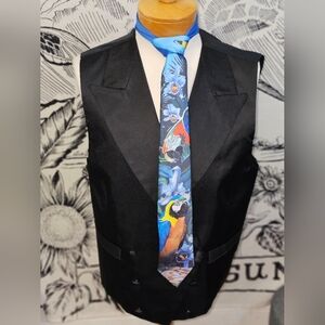 Vintage 1990 Ralph Marlin 100% Polyester "Parrots" Tie